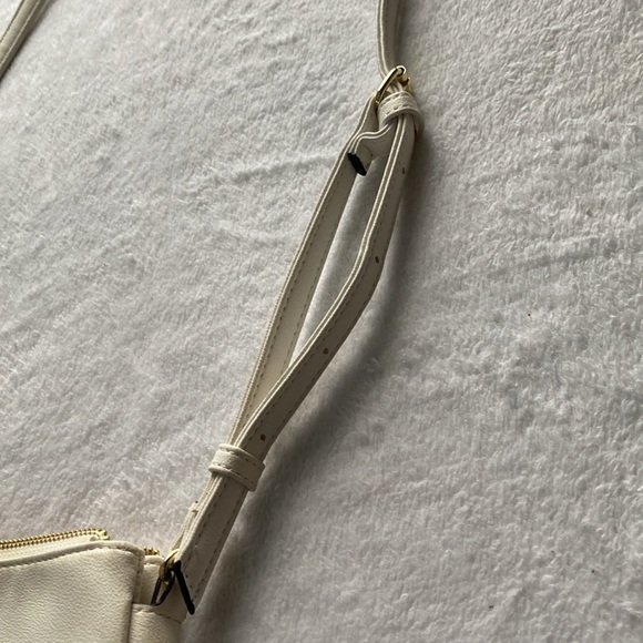 Juicy Couture Cross Body Bag - Picture 6 of 6